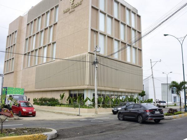 Los vehículos tendrán accedo directo al hotel, con la apertura del parterre.