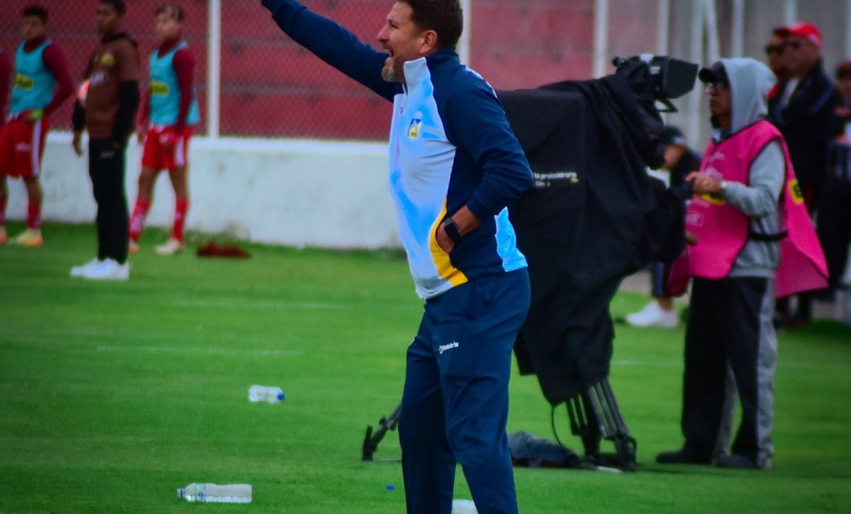 Patricio Urrutia, entrenador de Delfín SC