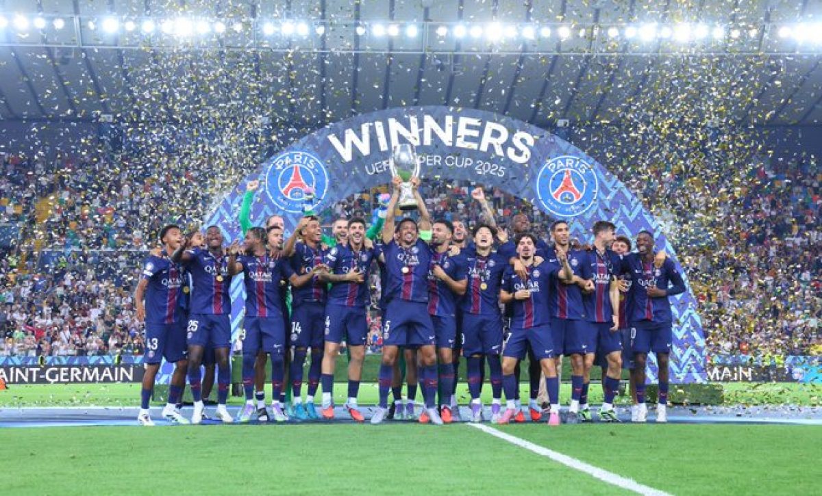 PSG con Pacho es campeón de la Supercopa de Europa 2025 tras vencer en penales al Tottenham