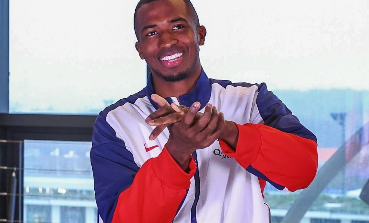 Willian Pacho tiene contrato vigente con PSG hasta el 2029, y el club francés busca extenderlo por dos años más.
