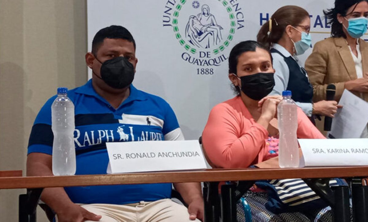 Padres-quintillizos-700x391-1