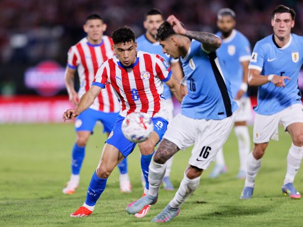 Paraguay vence 2-0 a Uruguay y fortalece su camino al Mundial 2026