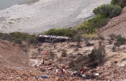 Perú, un accidente de tránsito mortal en la Panamericana Sur deja 37 fallecidos en la región de Arequipa