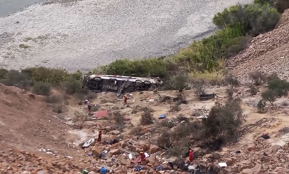 Perú, un accidente de tránsito mortal en la Panamericana Sur deja 37 fallecidos en la región de Arequipa