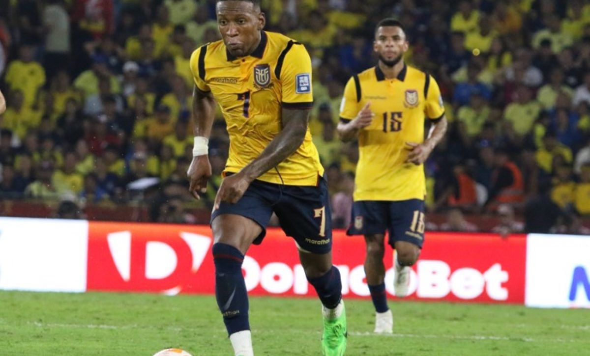 Pervis Estupiñán y Pedro Vite jugadores de la selección de Ecuador FOTO: Willian Paladines