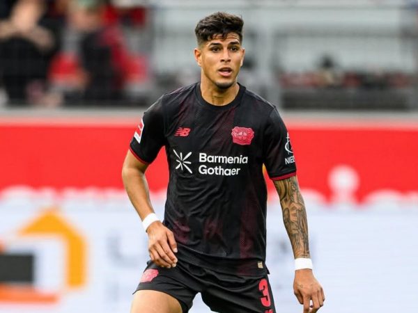 Piero Hincapié sale lesionado en la victoria de Bayer Leverkusen en la Copa de Alemania