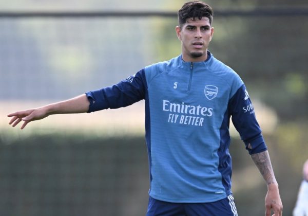 Piero Hincapié vuelve a los entrenamientos con Arsenal.