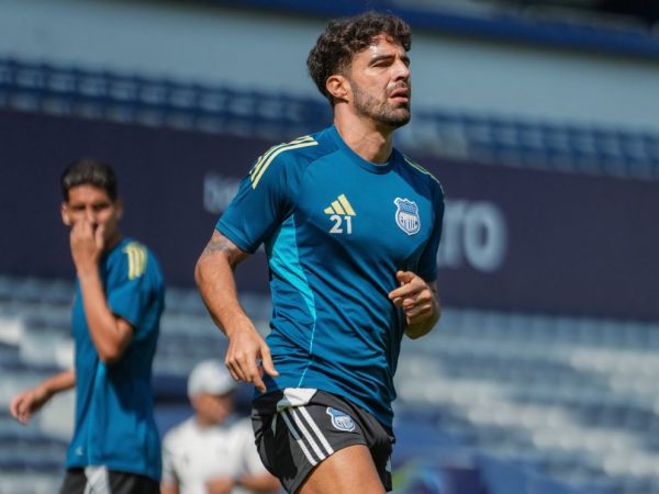 Plantel de Emelec paraliza sus entrenamientos tras incumplimientos salariales; ofrecieron pagares este miércoles y no pasó