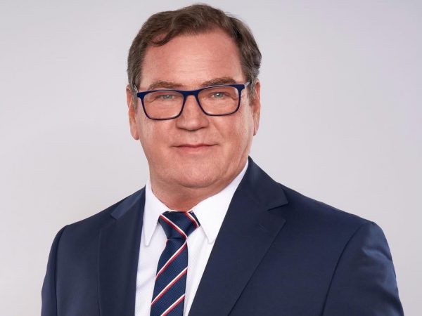 Polonia nombra a Jan Urban como técnico para clasificar al Mundial 2026
