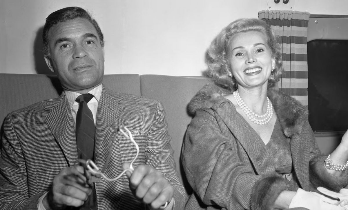 Porfirio Rubirosa Ariza con la actriz Zsa Zsa Gabor en 1954.