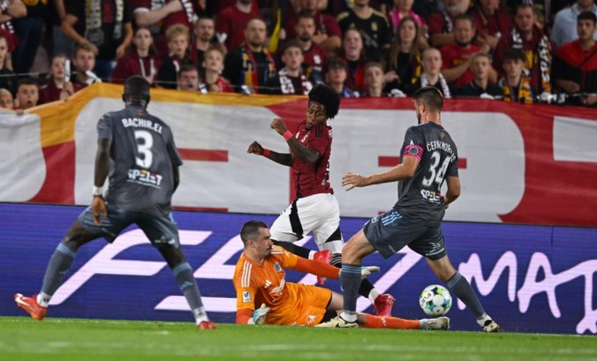 Preciado y Mercado destacan en victoria de Sparta Praga en Conference League