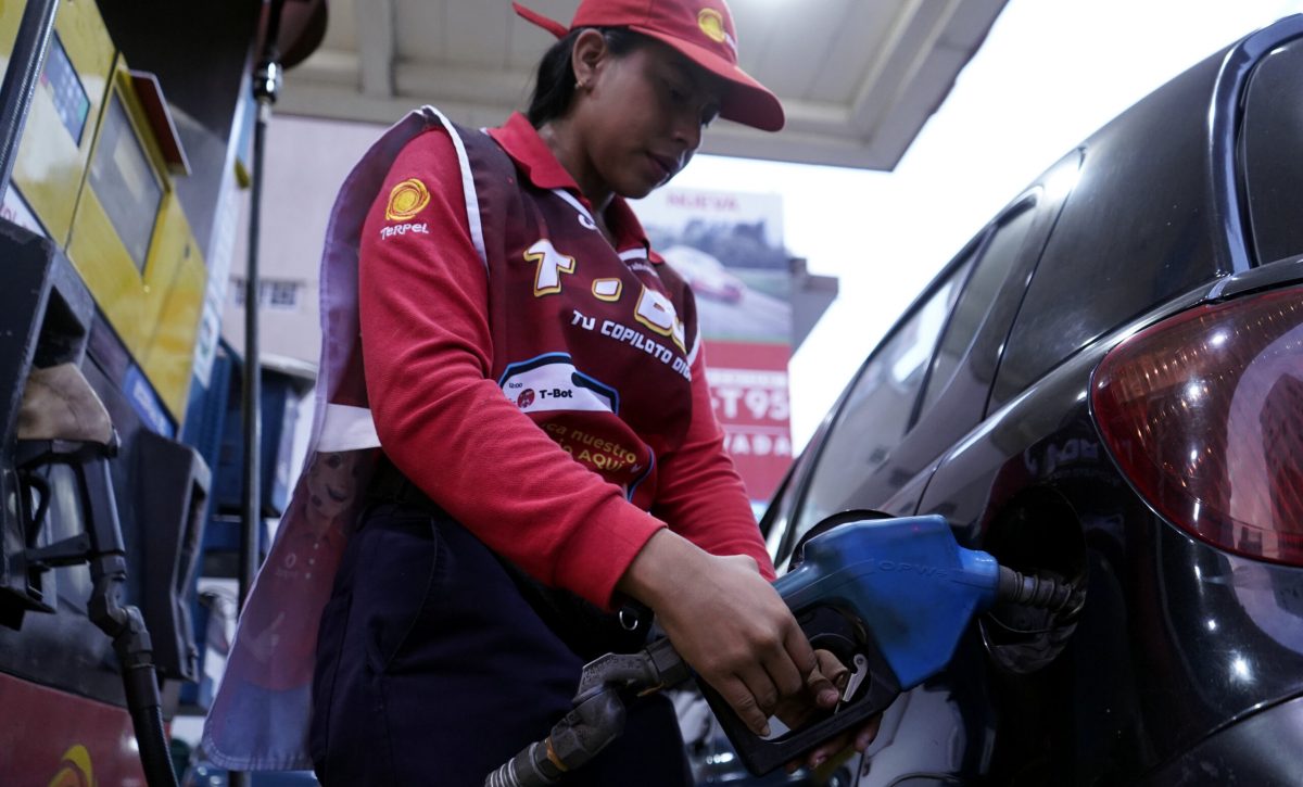 Precio de gasolina Extra y Ecopaís en Ecuador baja desde este 12 de noviembre