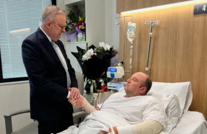 El primer ministro australiano visitó a Ahmed al Ahmed en el hospital.
