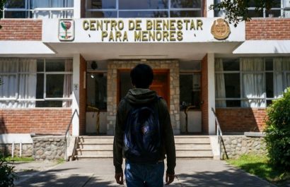 Bandas criminales reclutan a menores ofreciéndoles droga gratuita