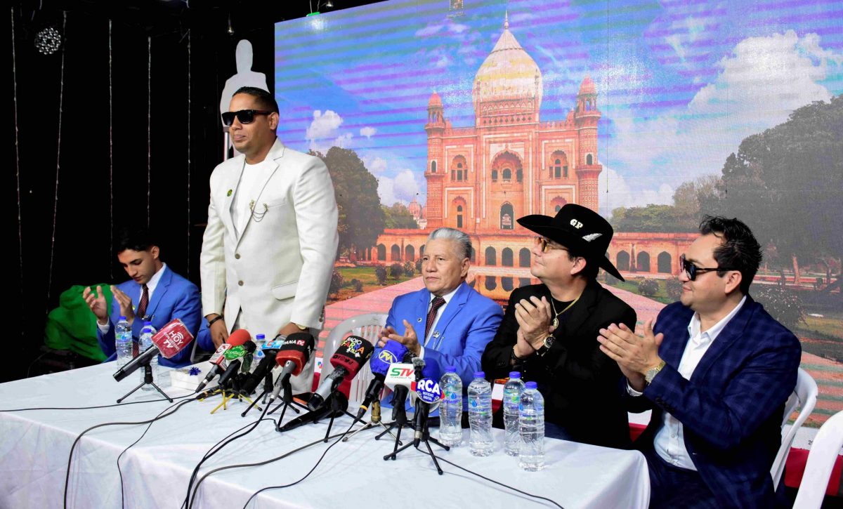 Los artistas manabitas dieron detalles en la rueda de prensa.