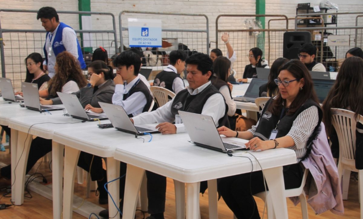 Referéndum y consulta popular 2025 Entre las 18h00 y 23h00 se conocerán los primeros resultados electorales. (CNE)