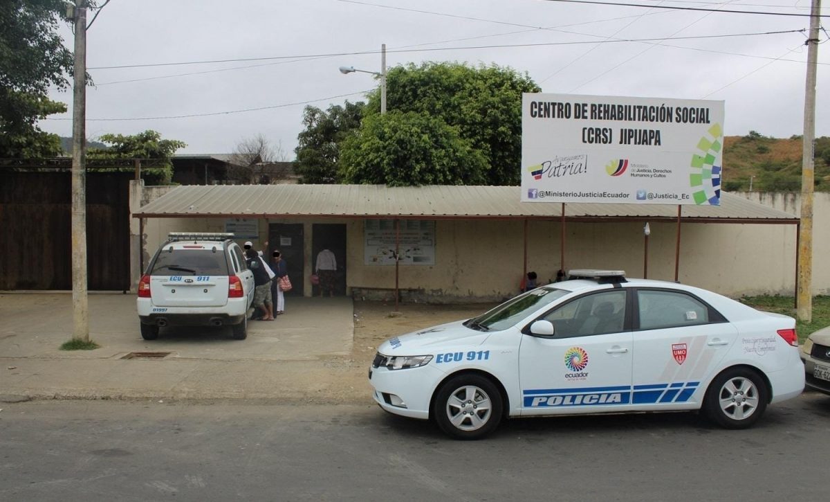 Reo condenado por narcotráfico escapa durante custodia médica en Manta.