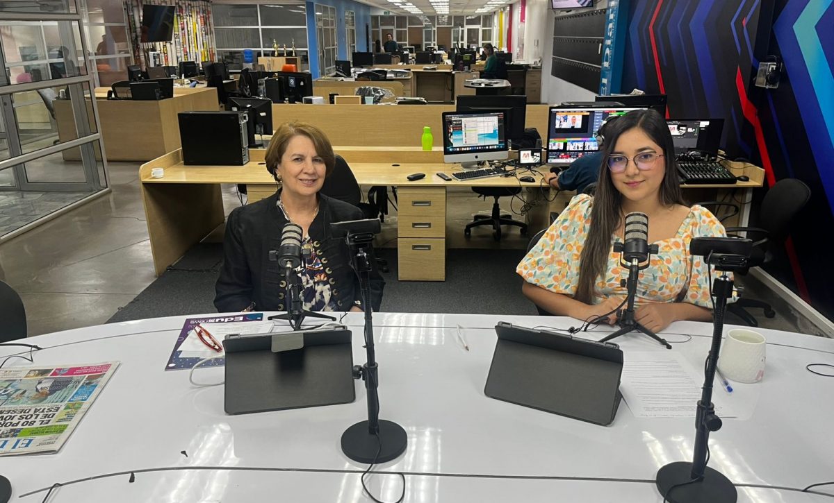 Rosalía Arteaga, presidenta de la UNIR Ecuador detalló los tres tipos de becas que ofrece la universidad