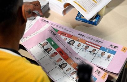 Salvador Nasralla, candidato del Partido Liberal, lidera el conteo preliminar de las elecciones presidenciales en Honduras.