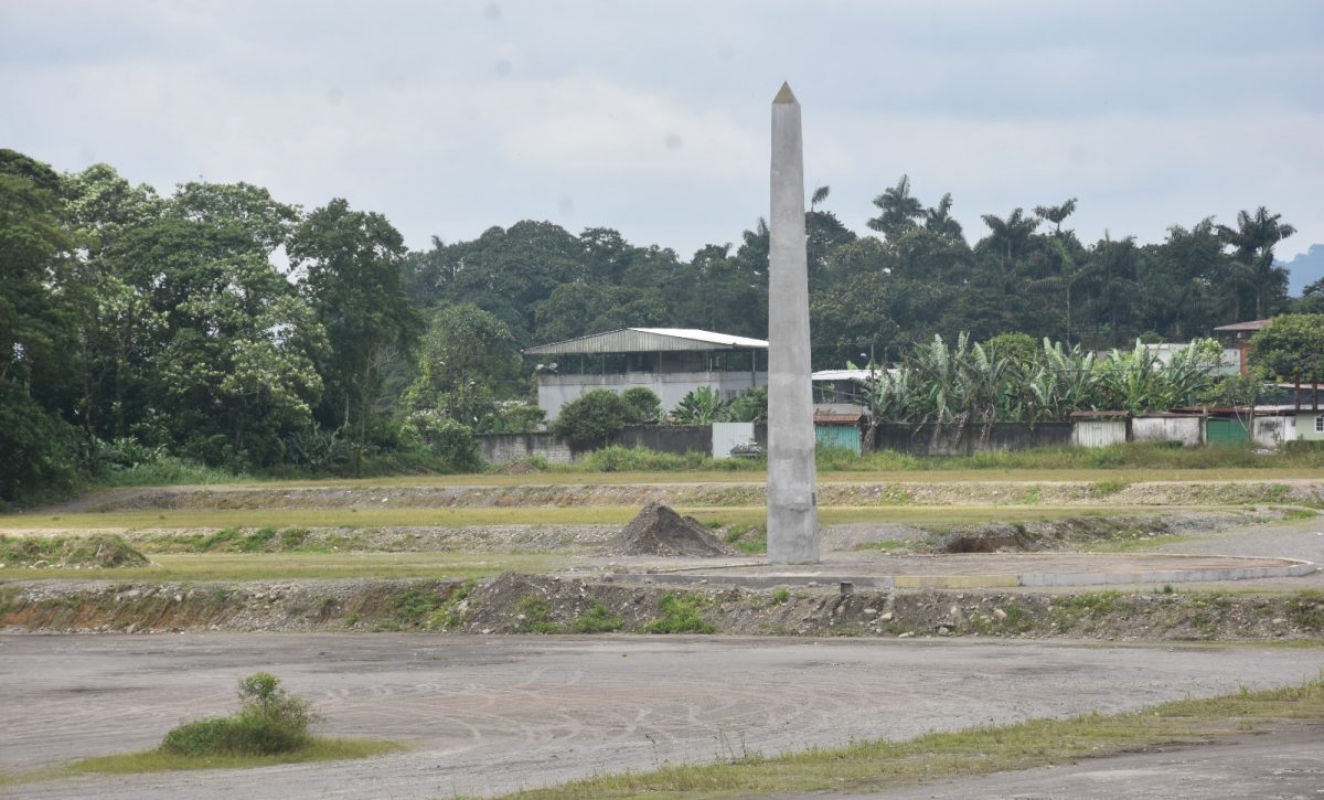 Santo Domingo de los Tsáchilas tiene su propio obelisco, el cual mide 20 metros de altura
