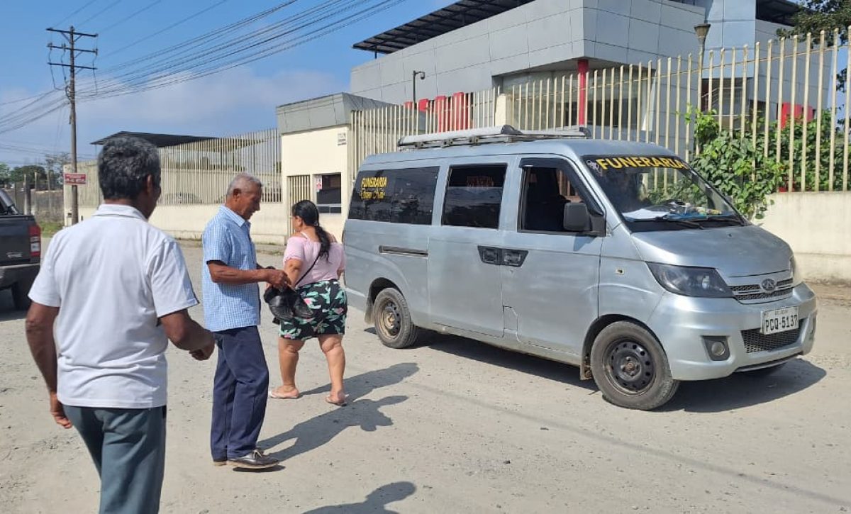 Santo Domingo familiares retiraron el cuerpo de hombre fallecido en accidente vial 1