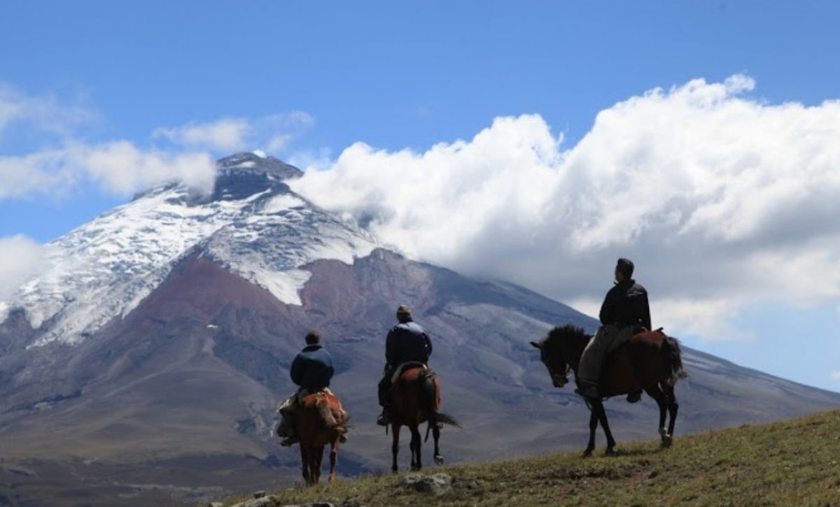 Se registraron 180 réplicas en 12 horas tras un sismo a 10 kilómetros del volcán Cotopaxi, y el Instituto Geofísico monitorea la actividad. (Ministerio de Turismo)
