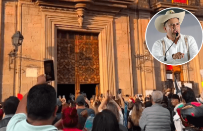 Una protesta por el crimen del alcalde terminó en disturbios.