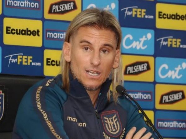 Beccacece anuncia microciclos con juveniles en reemplazo de sparrings en Ecuador