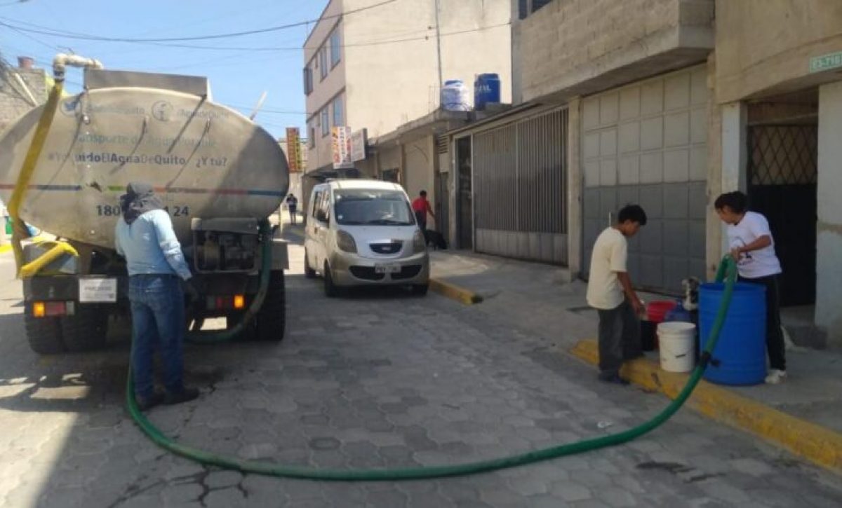 Servicio de agua potable se recupera de forma gradual en el norte de Quito