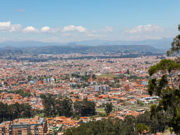Clima en Cuenca este jueves 21 de agosto: parcialmente soleado y temperaturas agradables