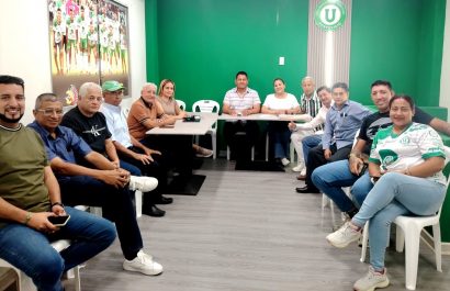 Socios de Liga de Portoviejo que asistieron este jueves a la oficina del club.