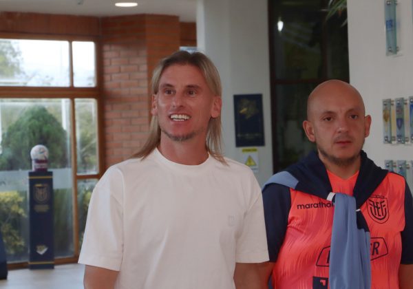 “Soñamos en grande”: Beccacece analiza el sorteo y reclama revisión de la sanción a Caicedo