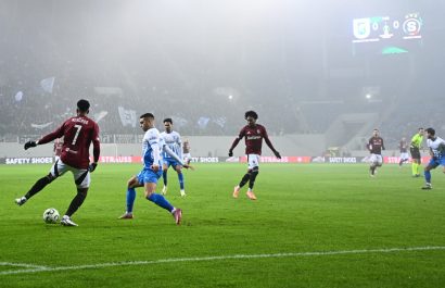 Sparta Praga vence a Universitatea Craiova en Conference League con asistencia de Angelo Preciado