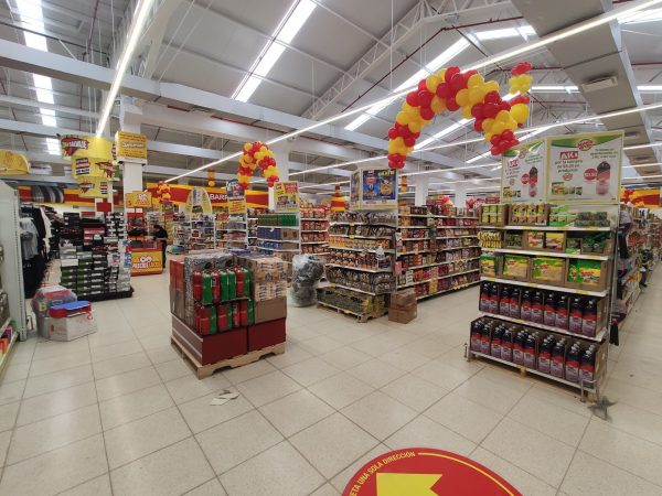 Corporación Favorita y El Rosado siguen liderando las ventas en 2024, pero TuTi destaca con un crecimiento acelerado y ganancias por primera vez. Conozca el comportamiento financiero de las grandes cadenas comerciales.