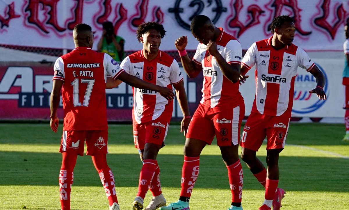 Técnico Universitario permanece en Primera tras sanción a El Nacional