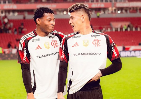 ¡Tensión en Flamengo! Gonzalo Plata y Jorge Carrascal pelearon supuestamente por una mujer y ahora dividen el camerino