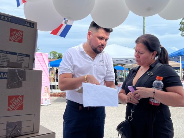 Todo lo que deben saber los migrantes ecuatorianos antes de enviar sus paquetes a Ecuador.