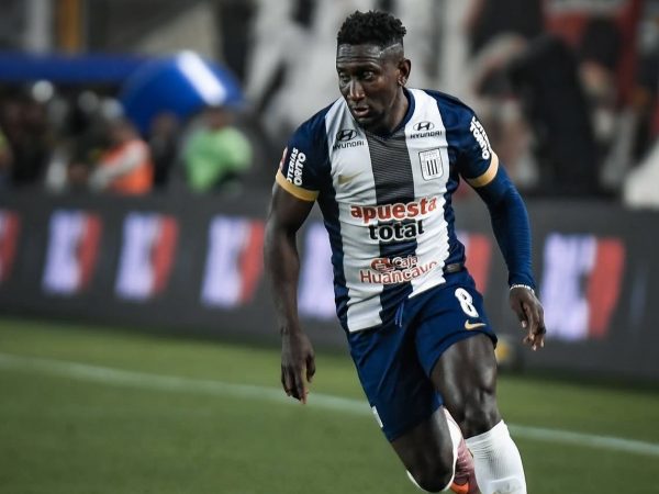 Tras insultos racistas contra el ecuatoriano Eryc Castillo, el Gobierno de Perú pide sanciones ejemplares