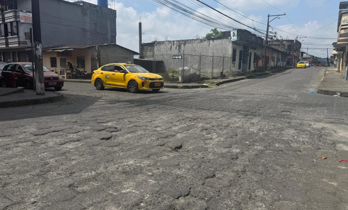 Tras obra en la calle Venezuela, ciudadanos exigen atención a vías deterioradas en Santo Domingo
