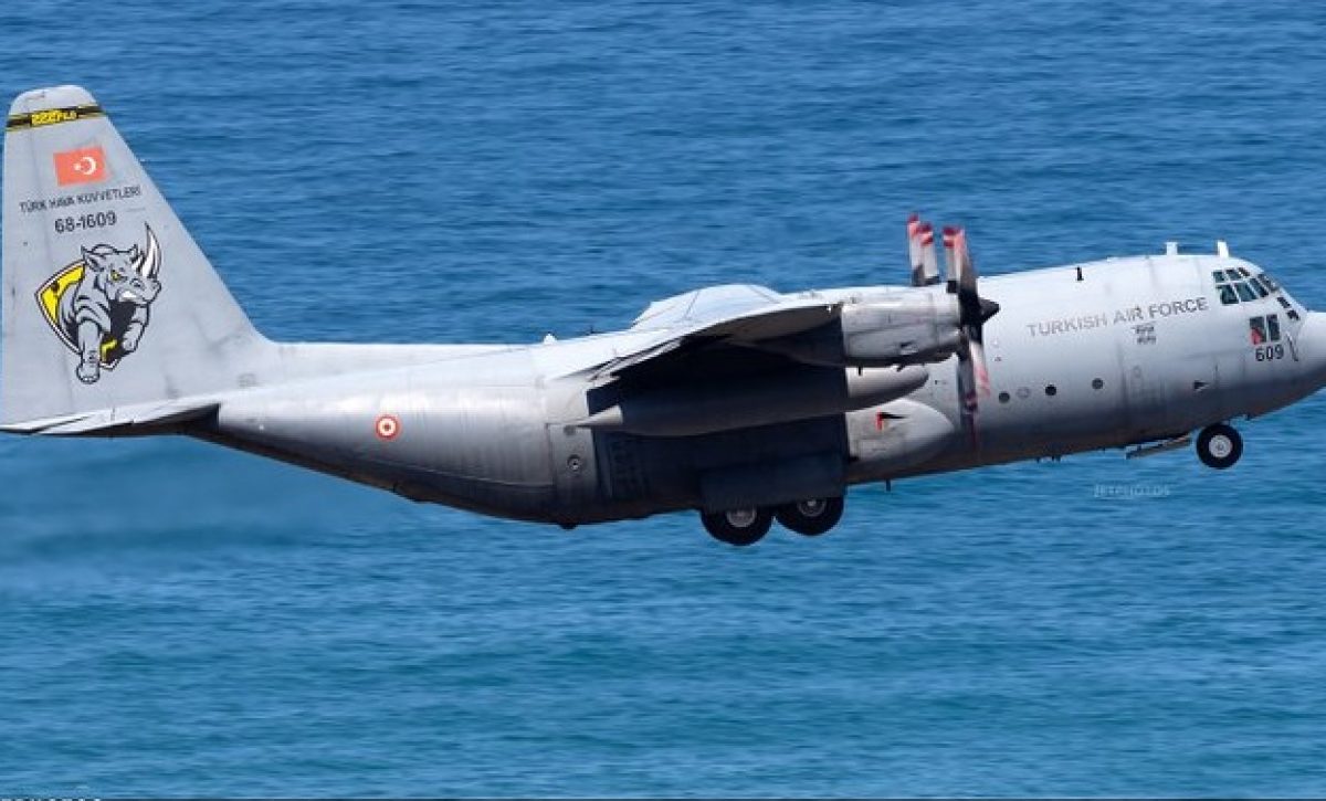 Un avión de transporte militar C-130 Hércules de la Fuerza Aérea de Turquía con 20 personas a bordo se estrelló en una zona montañosa del este de Georgia.