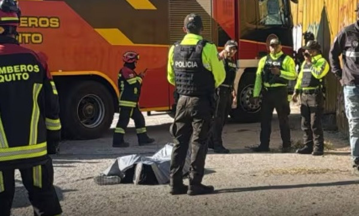 Un hombre de aproximadamente 25 años resultó asesinado con un disparo en la cabeza la mañana de este viernes 12 de diciembre del 2025.