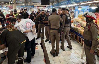 Un tiroteo en el mercado Or Tor Kor, el mayor mercado a cielo abierto de Tailandia, dejó al menos cinco personas muertas la madrugada de este lunes.