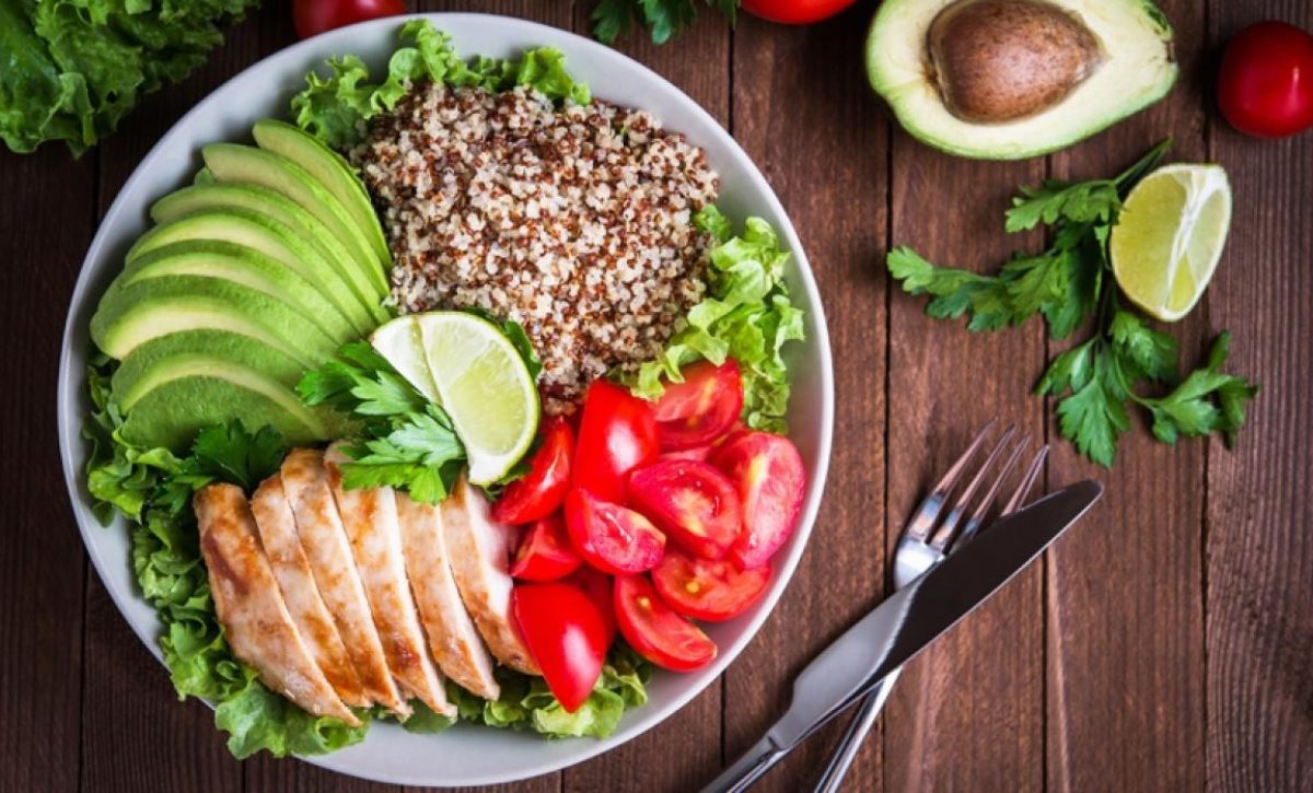 Una dieta saludable es clave para restaurar la microbiota intestinal tras consumir antibióticos