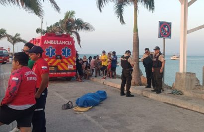 Una mujer murió ahogada mientras disfrutaba en la playa de Jaramijó, provincia de Manabí.