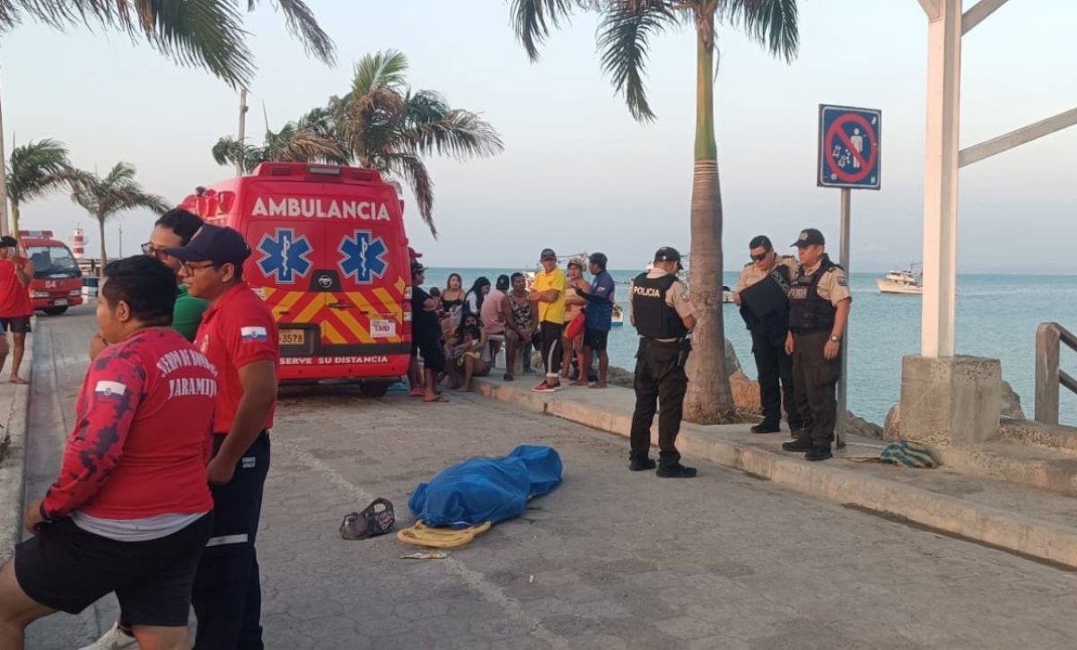 Una mujer murió ahogada mientras disfrutaba en la playa de Jaramijó, provincia de Manabí.