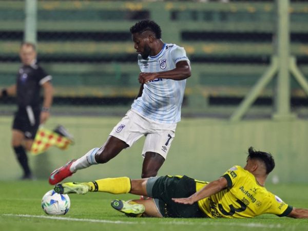Universidad Católica empata 1-1 con Defensa y Justicia y clasifica a octavos de final