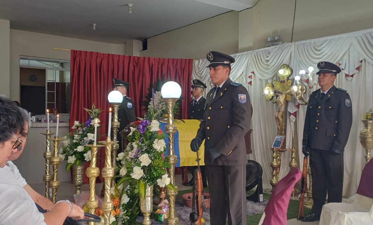 Velación de policías fallecidas en accidente en Naranjal se realiza en Santo Domingo