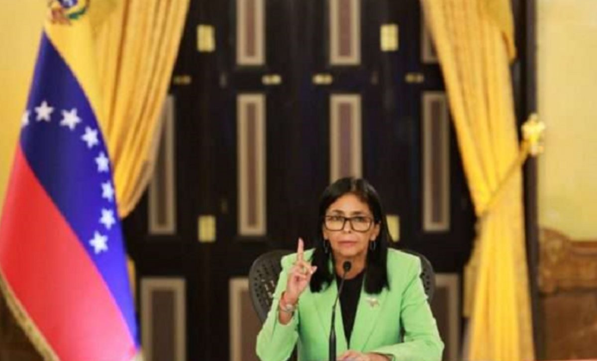 Venezuela reafirma su alianza histórica con Cuba tras las advertencias de Donald Trump sobre el cese de envíos petroleros.