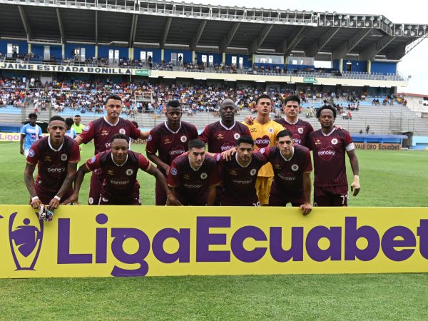 Vinotinto duró solo un años en la Serie A del fútbol ecuatoriano,