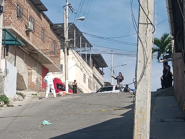 Balacera en Manta: asesinan a Edison Loor Moreira y queman vehículo de los atacantes